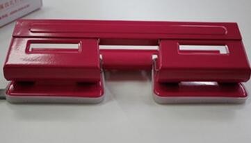 益而高金属四孔打孔机